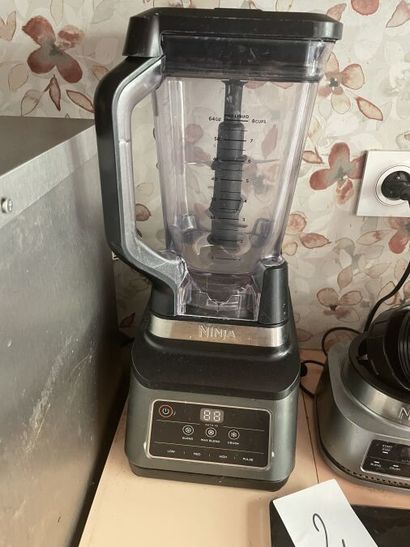 - 1 bouilloire BRITA
- 2 blenders NINJA
-...