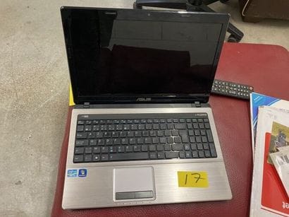 1 ordinateur portable ASUS (sans chargeur)

VENTE...