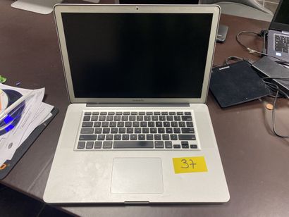 1 MacBook Pro (ancien modèle) sans chargeur

VENTE...