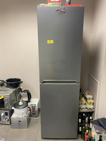 - 1 combiné réfrigérateur-congélateur BEKO
-...
