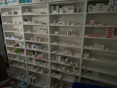 STOCK d'environ 4000 produits de pharmacie...