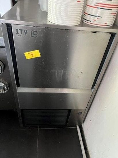 1 machine à glaçons ITV (Ref. 7)

VENTE AUX...
