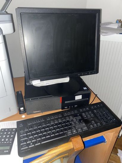 *1 écran LENOVO + 1 UC THINCENTRE Intel Core...