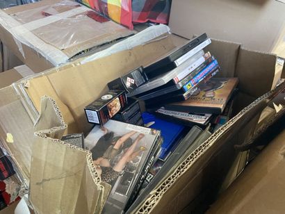 IMPORTANT STOCK de (+/-) 4000 DVD de films...