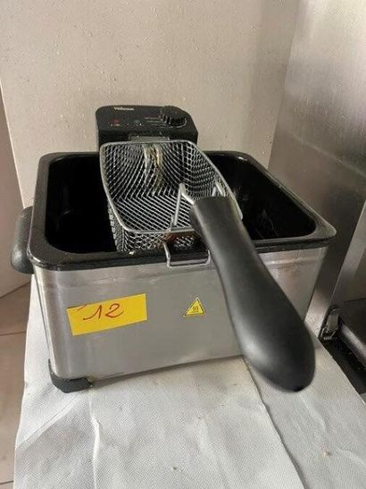 1 friteuse 1 bac TRISTAR (Ref. 12)

VENTE...