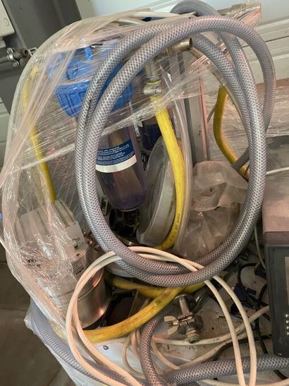 1 compresseur HIROSS (Prévoir moyen de levage)

VENTE...