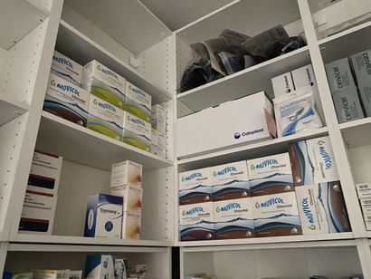 STOCK d'environ 4000 produits de pharmacie...