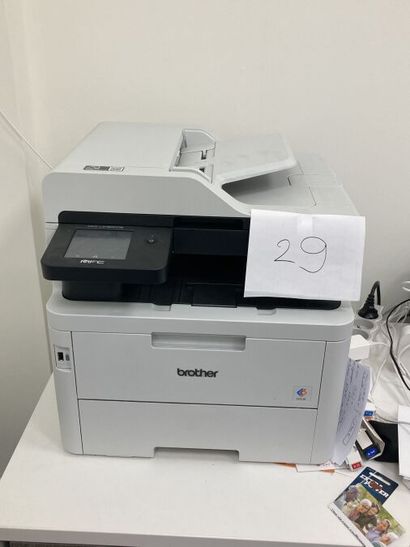 - 1 imprimante BROTHER MFC L3760CDW
- 1 ordinateur...