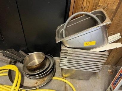 1 batterie de cuisine (bacs gastro, poêles)...