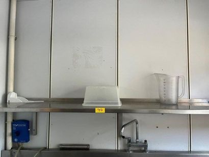1 étagère inox 250x30 cm (Lot situé cuisine...