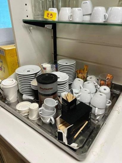 1 lot de petit matériel de bar (tasses, verres,...