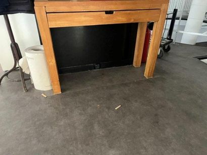 - 1 meuble bas de rangement métallique MAISON...