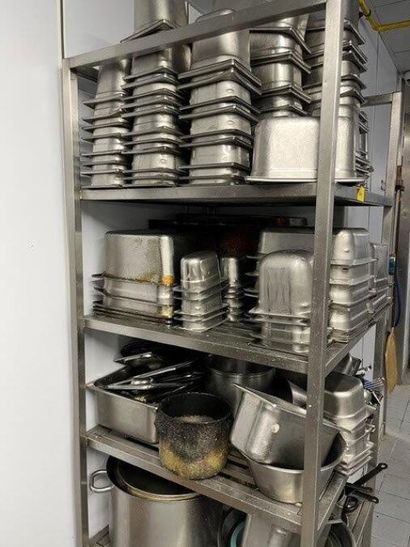 1 important lot d'ustensiles de cuisine,...
