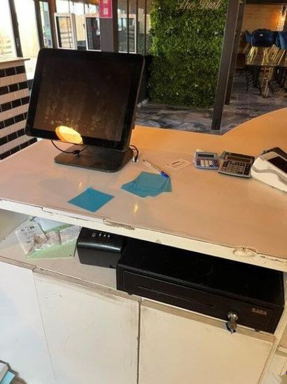 2 systèmes de caisse tactile (sans marques)...