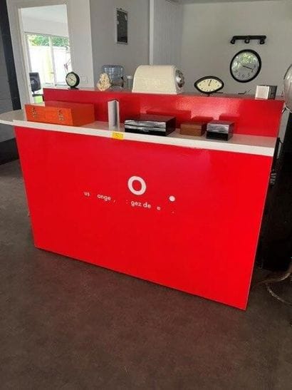 1 comptoir de présentation pour les salons...