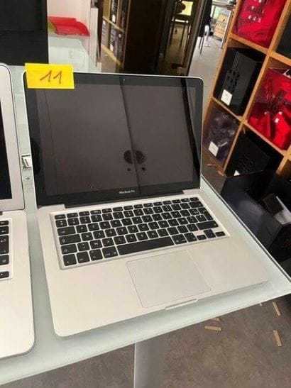 1 ordinateur APPLE MacBook Pro sans chargeur

VENTE...