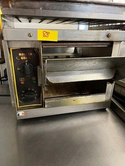 1 grille-pain ROLLER GRILL (Lot situé cuisine...