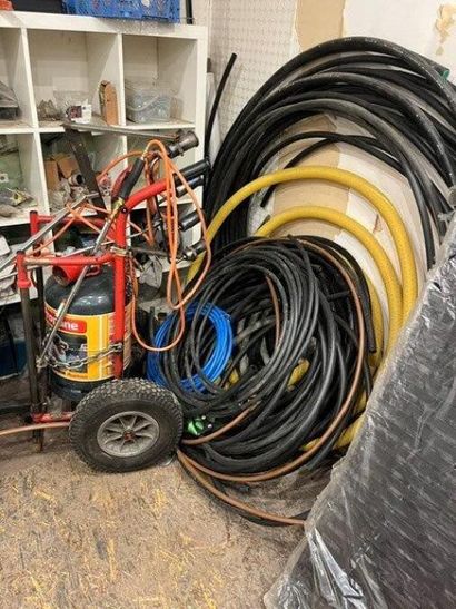 1 lot d'électroportatifs et divers comprenant...