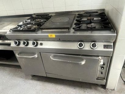 1 piano de cuisine 4 feux 1 plaque 2 portes

VENTE...