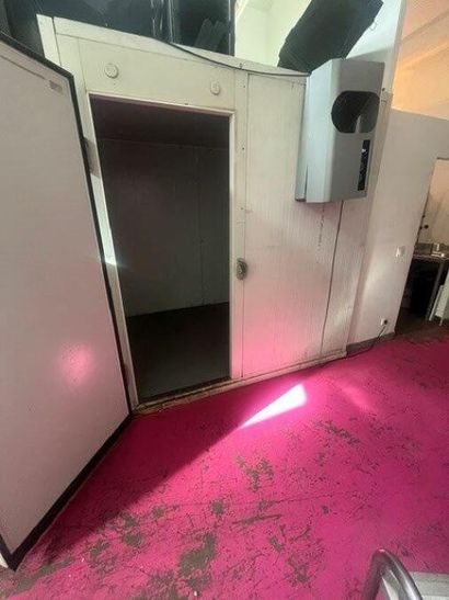 - 1 chambre froide 5m2 (+) TELEWIG 
- 1 chambre...
