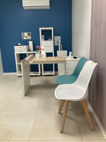 Ensemble de mobilier comprenant :
- 1 meuble...
