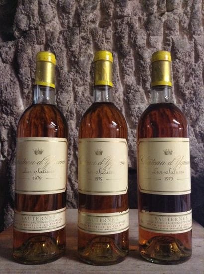 3 bouteilles : CHÂTEAU D'YQUEM 1er Cru Supérieur...