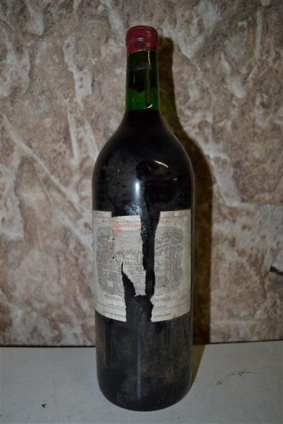 1 magnum : CHÂTEAU LAFITE ROTHSCHILD supposé...