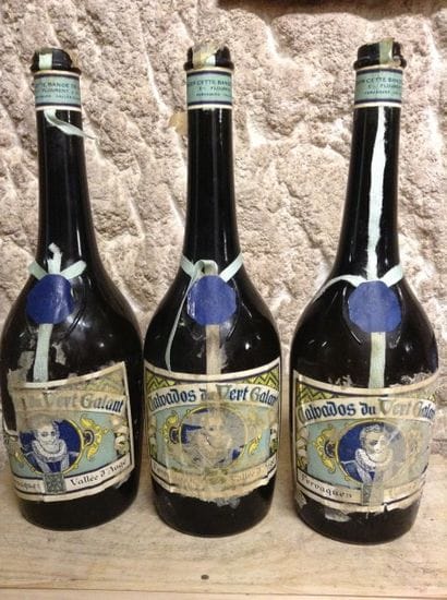 3 bouteilles : CALVADOS DU VERT GALANT Fervaques...