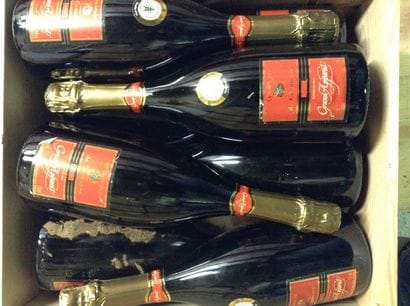12 bouteilles : CHAMPAGNE DE CAZANOVE 