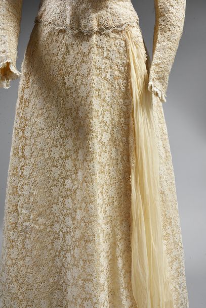 Afternoon dress for Worth's races (no. 94942),...