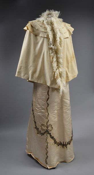 Worth scratched cape (no. 12967), circa 1900,...