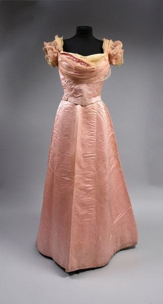 Worth designer evening dress, circa 1900-1905,...