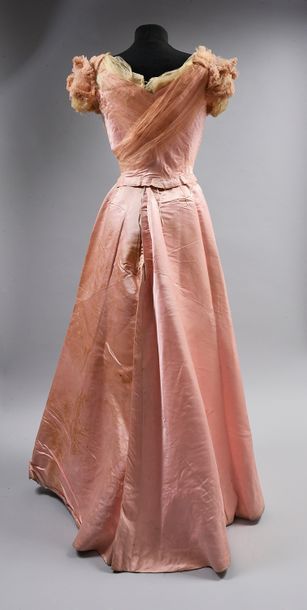 Worth designer evening dress, circa 1900-1905,...