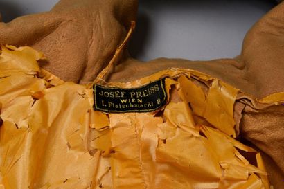 Short cape for hunting or walking, scratched...