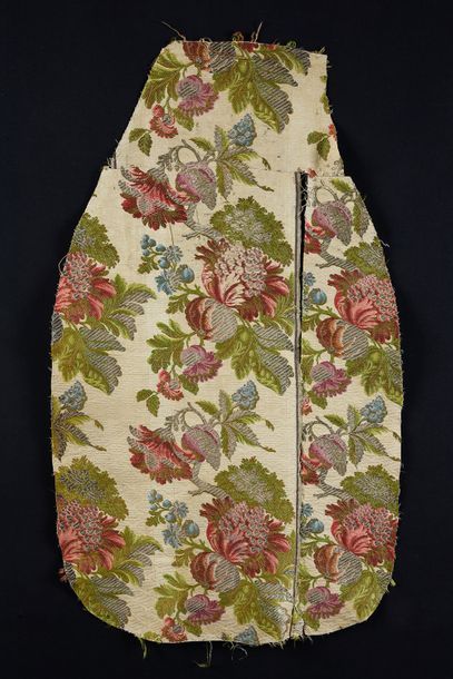 Dismantled chasuble in naturalistic brocade,...