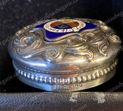 SMALL BOX.
Hexagonal crystal box with cut...