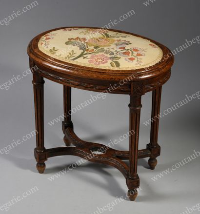 LIVING ROOM TABOURET.
In stained natural...