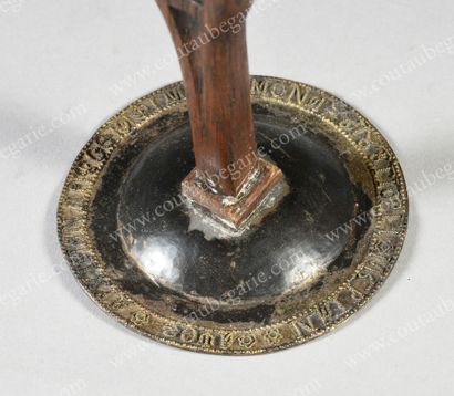 AUTEL CROSS.
Gilt bronze mounting with cloisonné...