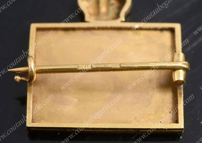 
* GOLD BROOCH.



By HOLLMING - FABERGÉ,...