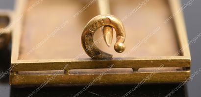 
* GOLD BROOCH.



By HOLLMING - FABERGÉ,...