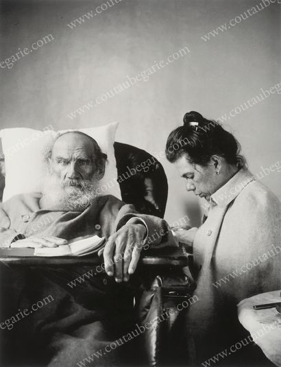 TOLSTOÏ, Léon (1828-1910).
Posing in his...