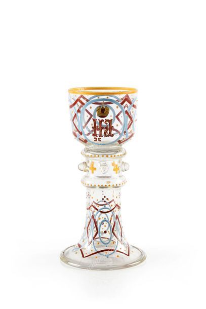 VERRE COMMÉMORATIF EN CRISTAL.
Sur pied évasé,...