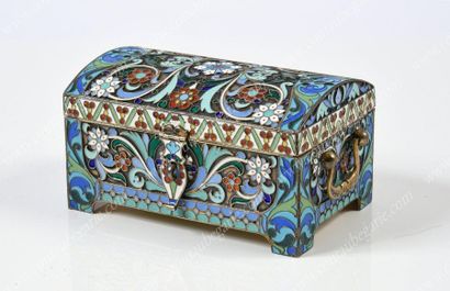 COFFRET EN VERMEIL.
Par OVTCHINIKOFF, Moscou,...