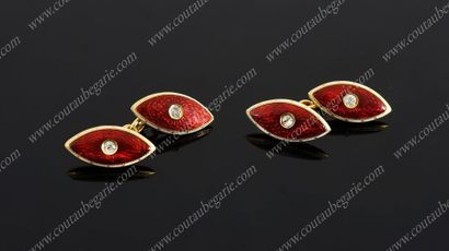 PAIRE DE BOUTONS DE MANCHETTE.
En or jaune,...
