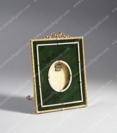 CADRE POUR PHOTOGRAPHIE.
Par FABERGÉ, Saint-Pétersbourg,...