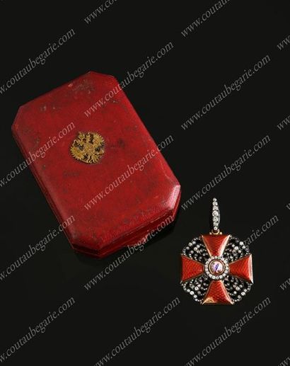 ORDRE DE SAINTE-ANNE (RUSSIE),
FONDÉ EN 1735.
Croix...