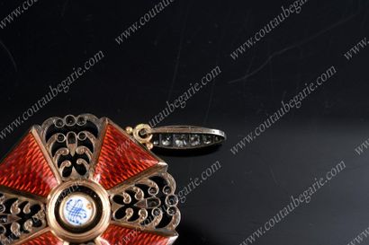 ORDRE DE SAINTE-ANNE (RUSSIE),
FONDÉ EN 1735.
Croix...