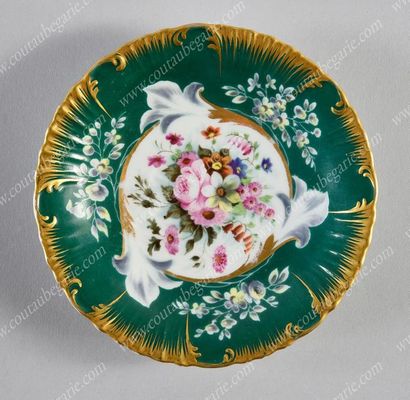 TASSE À THÉ ET SA SOUCOUPE
EN PORCELAINE...