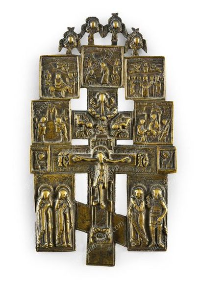 CROIX EN BRONZE DORÉ.
Représentant le Christ...