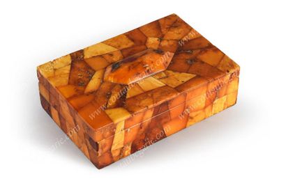 GRAND COFFRET.
De forme rectangulaire, entièrement...